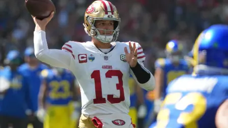 San Francisco venció 27-7 al equipo de Los Ángeles en el primer partido de temporada regular en Oceanía; más de 100,000 espectadores acudieron al Melbourne Cricket Ground.