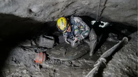 Sin luz y bebiendo agua con lodo: así sobrevivió 10 días atrapado en Nepal