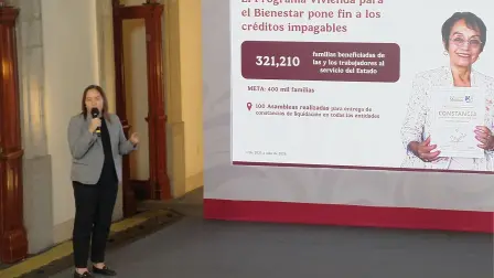 Jabnely Maldonado, vocal ejecutiva del Fovissste, durante su participación en la conferencia mañanera, donde informó sobre las acciones del organismo para ampliar la construcción de vivienda.