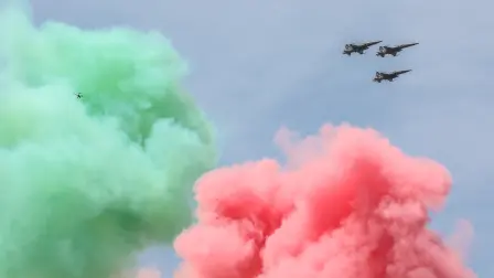 Aeronaves de la Fuerza Aérea Mexicana sobrevuelan la Plaza del Zócalo durante el Desfile Cívico-Militar del 16 de septiembre de 2026.