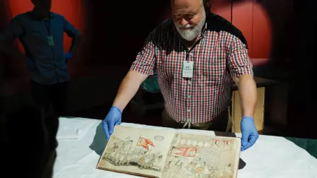 Su exhibición en el Museo Nacional de Antropología es resultado de un intercambio con Francia que también lleva el Códice Boturini a París, pero detrás del viaje hay una historia más amplia: una petición de una comunidad ñañú, meses de negociaciones diplomáticas y un debate legislativo francés que puede abrir nuevas vías para la restitución de patrimonio.
