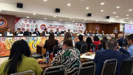 Integrantes del Consejo de Representantes de la Comisión Nacional de los Salarios Mínimos (Conasami) reunidos con la STUNAM, sectores patronal y obrero en la CTM.