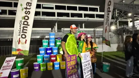 Centros de recolección de residuos para composta fueron instalados en el estadio GNP. Foto: Cortesía