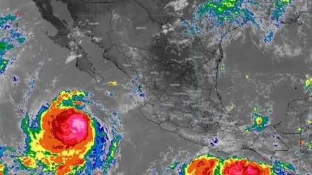 Vista satelital del huracán Polo.