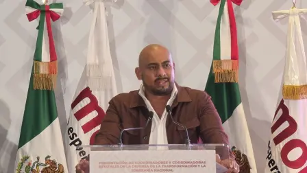 Elí César Cervantes Rojas rindió protesta como coordinador estatal de la Defensa de la Transformación y la Soberanía Nacional de Morena en San Luis Potosí, rumbo a las elecciones de 2027.