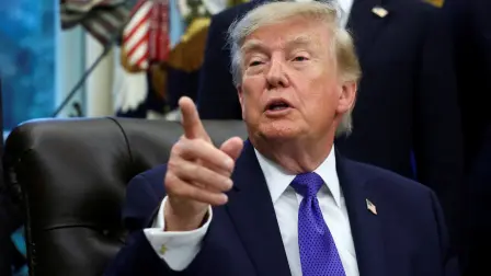 Trump descartó colaborar con China en la regulación de la IA y defendió mantener la ventaja tecnológica de EU.