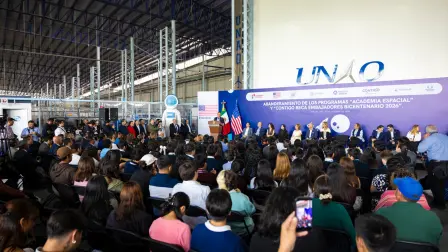 Ceremonia de abanderamiento de los estudiantes de la Universidad Aeronáutica en Querétaro (UNAQ).