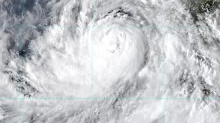 La Conagua informó en su reporte de las 9:30 horas que el huracán Rachel se mantiene esta mañana como categoría 2 en la escala Saffir-Simpson y se aleja lentamente de México.
Para más información del tema, visita: https://www.eleconomista.com.mx/politica/rachel-provocara-lluvias-fuertes-baja-california-sur-aleja-lentamente-mexico-20261002-836536.html

¡Síguenos en nuestras redes sociales para mantenerte informado! 

Twitter: https://twitter.com/eleconomista 
Sitio web: https://www.eleconomista.com.mx/ 
Facebook: https://www.facebook.com/ElEconomista.mx 
Instagram: https://www.instagram.com/eleconomistamx 

#ElEconomista #EETV #Geopolitica