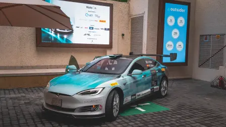 Tesla Model S de Watts.On