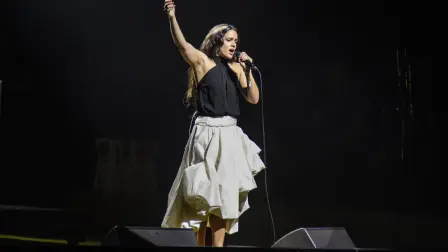 La cantante Rosalía durante el Concierto-Manifiesto x Palestina en el Palau Sant Jordi, el 29 de enero de 2026, en Barcelona. Foto: Europa Press