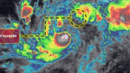 El huracán Simón subió a categoría 1 la noche de este jueves y mantiene en alerta a varios estados del occidente del país.