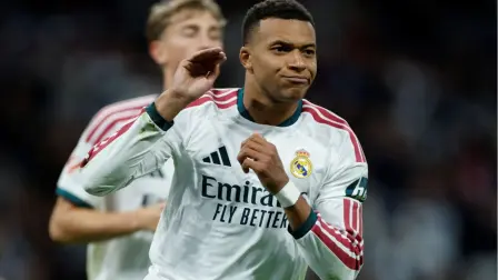 Real Madrid golea 4-1 al Sevilla con doblete de Mbappé