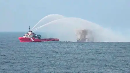 Pemex atiende el incendio registrado en la plataforma satélite no tripulada Abkatún-H, ubicada a 73 km de Ciudad del Carmen, Campeche.