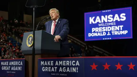 Donald Trump durante un rally en Kansas. Foto: Reuters