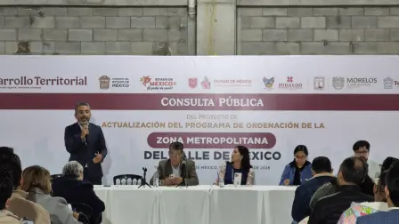 Representantes de autoridades federales y estatales participaron en una consulta pública sobre la actualización del Programa de Ordenación de la Zona Metropolitana del Valle de México.
