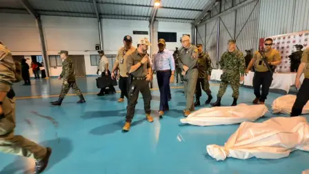 Abelardo De La Espriella, presidente de Colombia, informó la muerte de 10 guerrilleros del ELN.