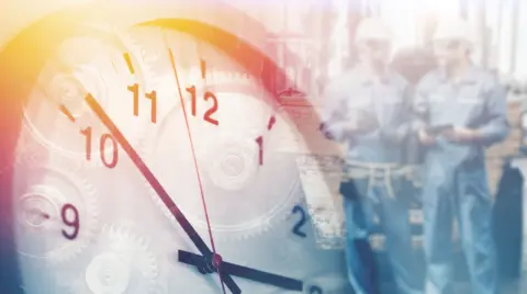 La gradualidad es un elemento seguro en la reforma, fuentes indican que se analiza integrar un promedio de horas de trabajo al mes que otorguen flexibilidad en la jornada laboral.