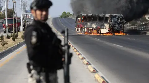 Estados como Sinaloa, Michoacán y Guerrero quedan fuera del radar crediticio inmobiliario ante la cautela por riesgos de violencia

Para más información del tema, visita: https://www.eleconomista.com.mx/econohabitat/inseguridad-dificulta-acceso-financiamiento-construccion-vivienda-20260226-801714.html

Twitter: https://twitter.com/eleconomista 
Sitio web: https://www.eleconomista.com.mx/ 
Facebook: https://www.facebook.com/ElEconomista.mx 
Instagram: https://www.instagram.com/eleconomistamx

#ElEconomista #EETV #Ecohabitat