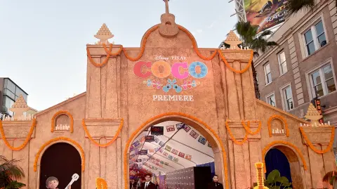 Imagen del estreno de "Coco" de Disney-Pixar en el Teatro El Capitán el 8 de noviembre de 2017, en Hollywood, California.