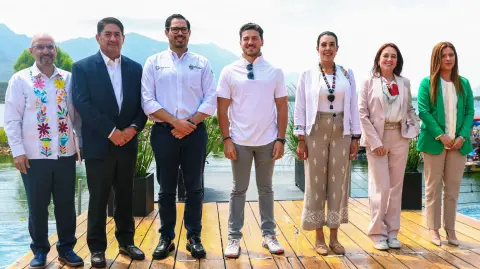 La secretaria de Turismo, Josefina Rodríguez y el gobernador de Nuevo León, Samuel García, presentaron la estrategia "Avanzamos por México".