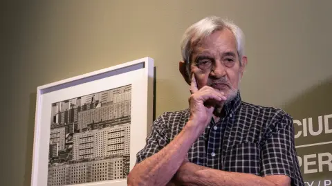 Rodrigo Moya, fotografó.