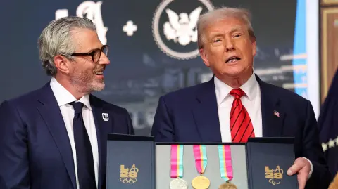 Donald Trump, firmó un documento que establece un grupo de trabajo que presidirá él mismo.