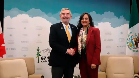 El canciller Juan Ramón de la Fuente se reunió con su homóloga de Canadá, Anita Anand y otros funcionarios, en el marco de la reunión de ministros de Relaciones Exteriores del G7.