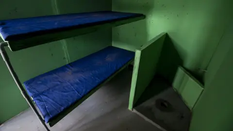 Vista de una recreación de una celda de la prisión.