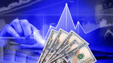 La deuda pública del país se estima que bajará a 16.6% del PIB en 2026, una reducción de 2.2 puntos porcentuales respecto a este año, con una estrategia de financiamiento que disminuye las presiones a corto plazo y que busca fortalecer la sostenibilidad de la deuda, informó este viernes la Secretaría de Hacienda.

Para más información del tema, visita: https://www.eleconomista.com.mx/economia/deuda-publica-bajara-16-6-pib-mexico-2026-80-sera-interna-20251219-792083.html 

¡Síguenos en nuestras redes sociales para mantenerte informado!

Twitter: https://twitter.com/eleconomista 
Facebook: https://www.facebook.com/ElEconomista.mx
Instagram: https://www.instagram.com/eleconomistamx
LinkedIn: https://www.linkedin.com/company/el-economista/

#ElEconomista #DeudaPública #SHCP