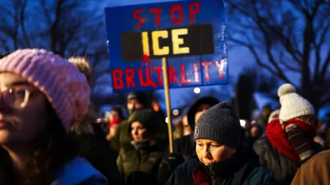Manifestantes en contra de ICE.