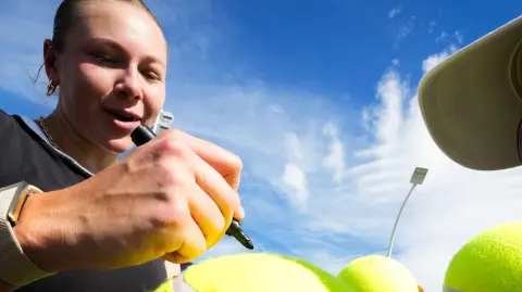 La rama de la Asociación de Tenis Femenil (WTA) tuvo un incremento del 2.1% en el premio económico para la campeona respecto a 2025.