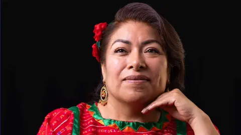 Bety Pérez López es una política y activista indígena oaxaqueña. Abogada y activista, esreconocida por su trabajo en favor de los derechos de las mujeres y la construcción de la paz en la región triqui.