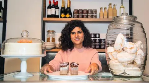 Micaela  Miguel,hija de Mónica Patiño, es la directora general de Delirio Pushkin