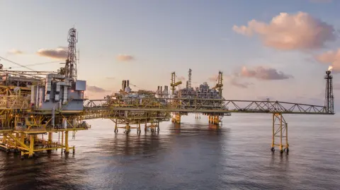 Se cree que el bloque, de 2,976 kilómetros cuadrados, contiene alrededor de 1,440 millones de barriles de petróleo crudo equivalente.