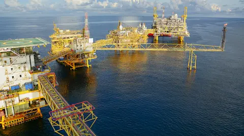 PLATAFORMA PETROLERA - OILPETROLEOPLATAFORMA PETROLERA