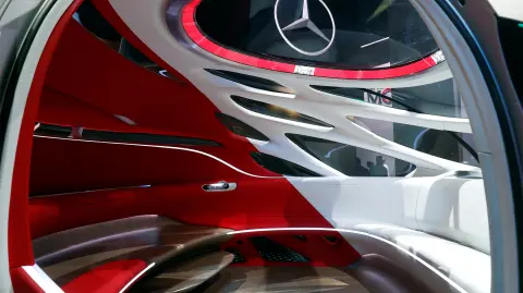 El interior del vehículo autónomo URBANETIC Mercedes-Benz Vision.