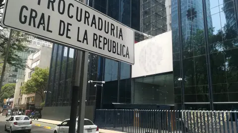 CIUDAD DE MÃ‰XICO, 23ABRIL2018.- Lo que fue la sede central de la PGR, ubicada en Reforma 211,  fue declarado inservible tras el sismo del 19 de septiembre de 2017, la instituciÃ³n ha seÃ±alado que concentrarÃ¡ sus actividades en una nueva sede ubicada en avenida Insurgentes. FOTO: MOISÃ‰S PABLO /CUARTOSCURO.COM