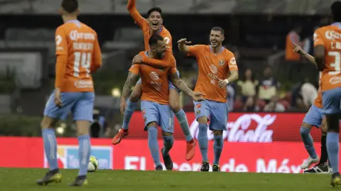 América aprovechó las desatenciones defensivas de Tigres y se impuso 3-0 con goles de sus defensores Bruno Valdez y Emanuel Aguilera, y de Nicolás Benedetti en un contragolpe en los minutos finales del partido. Foto: Twitter.com/ClubAmerica