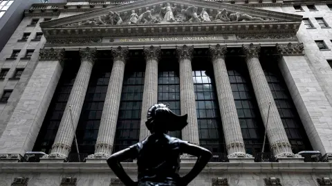 FILES-US-HEALTH-VIRUS-STOCKS-INDICATOR-UNEMPLOYMENT