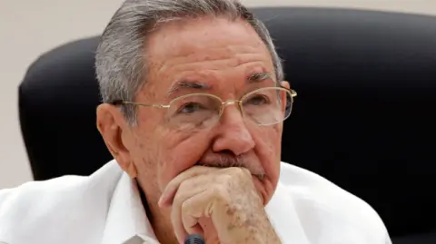 Los documentos se publican en coincidencia con la despedida de Raúl Castro de la vida política en Cuba, que se retira como primer secretario del Partido Comunista. Foto EE: Archivo