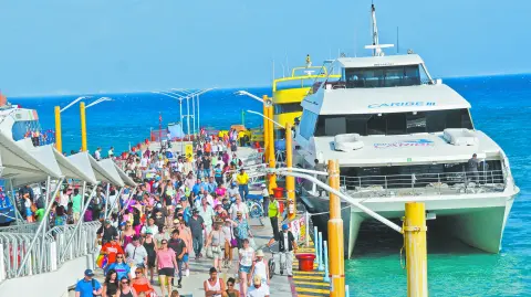 PLAYA DEL CARMEN, QUINTANA ROO, 03JUNIO2017.- La Naviera  Barcos Caribe  que opera una flota de ferris de pasajeros entre Playa del Carmen y Cozumel, es  otro aspecto  que se le imputa al ex gobernador Roberto Borge  y sus presuntos prestanombres .FOTO: ELIZABETH RUIZ /CUARTOSCURO.COM