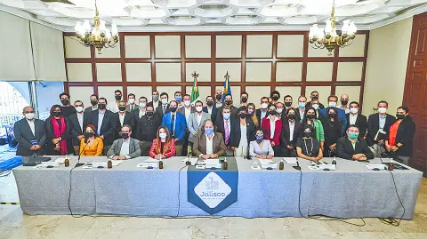 Uno de los ejes de la alianza corresponde a mecanismos de precio al carbono que tendrán que ver tanto con incentivos como con los impuestos verdes.