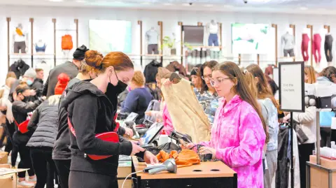 FILE PHOTO: Shoppers show up early for the Black Friday sales at the King of Prussia shopping mall in King of Prussia, Pennsylvania, U.S. November 26, 2021.  REUTERS/Rachel Wisniewski/File Photo-NARCH/NARCH30