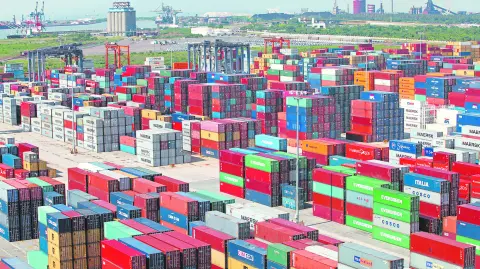 MEXICO 1 DE AGOSTO DE 2013, EN LA TERMINAL PORTUARIA DE CONTENEDORES EN LAZARO CARDENAS, MICHOACAN.  EN EL PACIFICO MEXICANO.-HSS