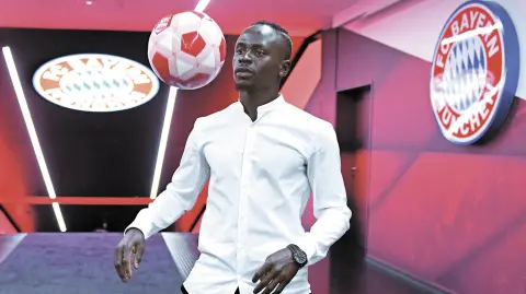 El delantero senegalés, Sadio Mané, ha confirmado su nueva pista de aterrizaje: el Bayern Múnich. Foto: Reuters