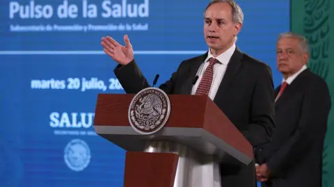 La fiscalía informó que no hay denuncias o querellas en contra de López-Gatell