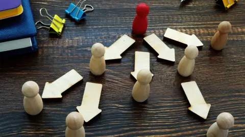 Los líderes deben ser conscientes de que los colaboradores pueden cometer errores, pero pueden corregirse y se aprende de ello..