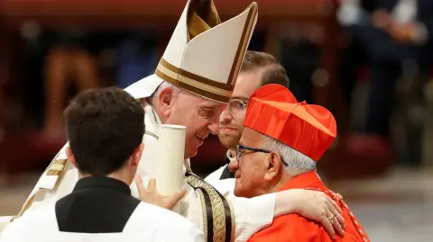 Al término de su octavo consistorio, casi uno por cada año de papado que se inició en 2013, Francisco habrá elegido 83 cardenales del total actual de 132 electores, es decir casi dos tercios. Foto: Reuters