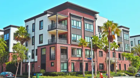 El alza en tasas de interés ha frenado el dinamismo que tuvo la venta de vivienda en los primeros años del Covid-19. Foto: Shutterstock.