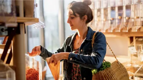 Los altos costos y la poca accesibilidad a los productos impide el consumo